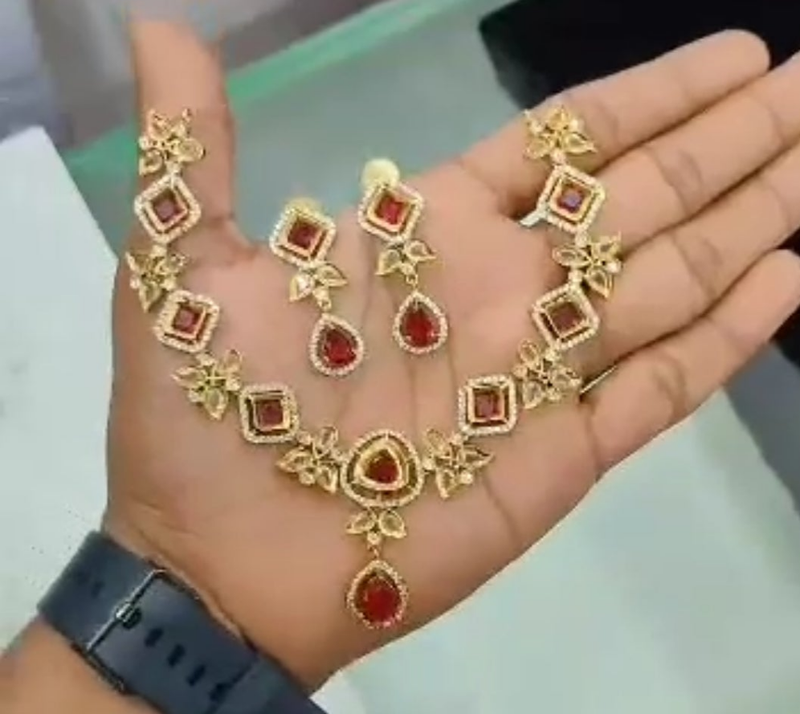 Exquisite Necklace and Earring  Jewellery set