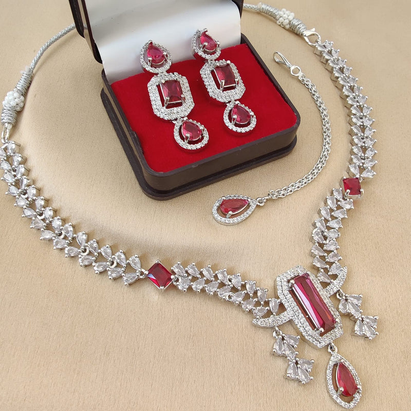 Simply Timeless elegant 3pc Necklace Macthing set